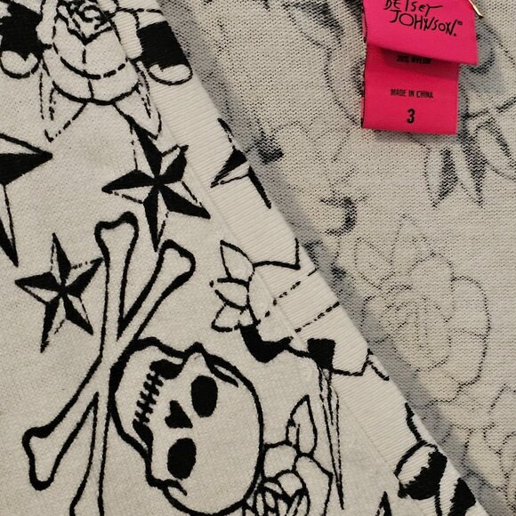 Torrid Betsey Johnson Cardigan Skull Crossbones Hearts Tattoo Love Roses 3 3X - Picture 2 of 8